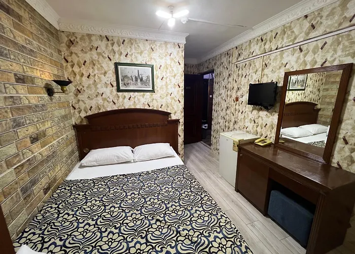 Hotel Red Rose